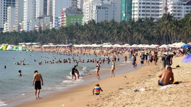Khánh Hòa: Đón gần 150.000 lượt khách du lịch trong dịp lễ 30.4 và 1.5 - ảnh 2