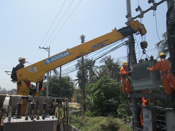 PC Khánh Hòa: Đảm bảo nguồn điện ổn định phục vụ Tết Kỷ Hợi - ảnh 2