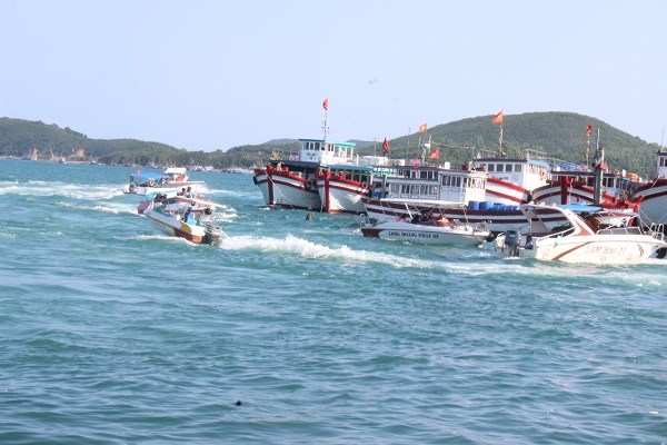Khánh Hòa: Các điểm du lịch đông kín khách du xuân trong dịp Tết Kỷ Hợi - ảnh 14