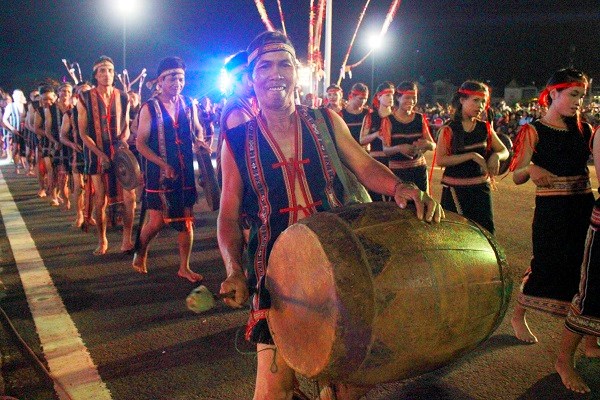 Hơn 1.000 nghệ nhân tham gia Lễ hội cồng chiêng đường phố Tây Nguyên - ảnh 5