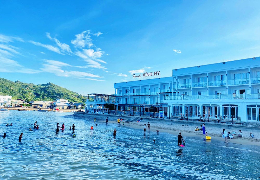 Khánh Hòa: Du lịch tăng trưởng ấn tượng, vượt qua khó khăn mưa lũ - Báo Văn Hóa