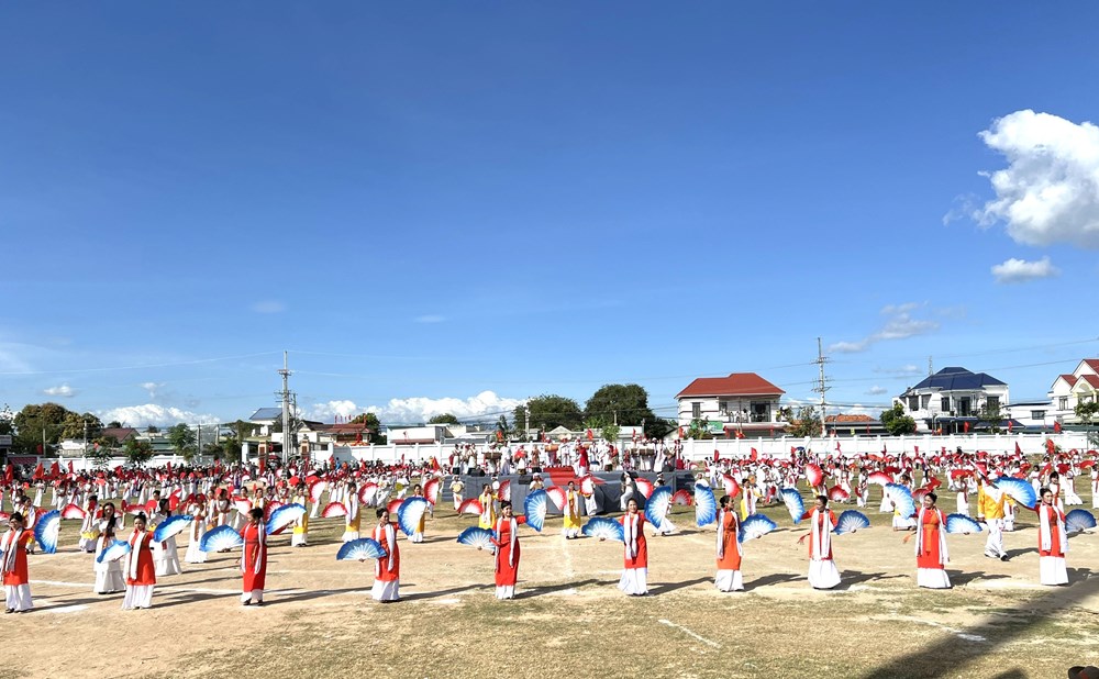 Khánh Hòa: Chương trình nghệ thuật mừng Tết Ramưwan của đồng bào Chăm - Báo Văn Hóa
