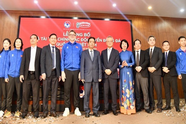 Công bố nhà tài trợ của các đội tuyển Bóng đá quốc gia - Anh 1