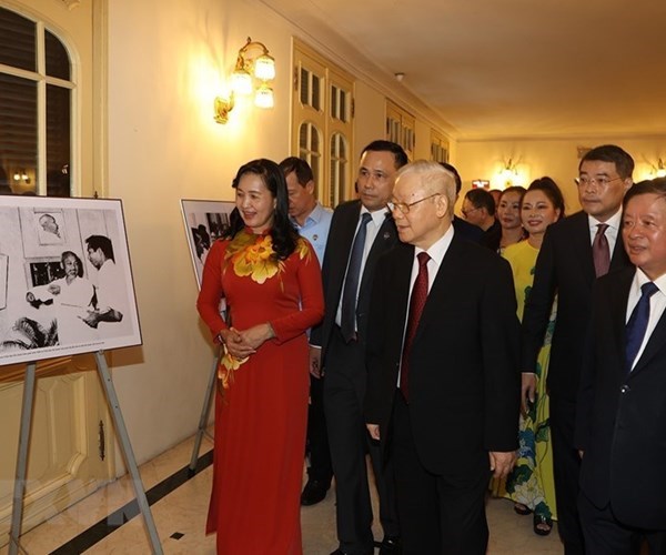 Tổng Bí thư Nguyễn Phú Trọng:  Văn nghệ phải bám sát cuộc sống, dám đi vào những mũi nhọn của cuộc sống mới có được những tác phẩm lay động - Anh 7