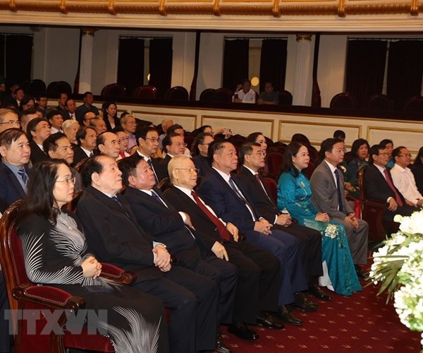 Tổng Bí thư Nguyễn Phú Trọng:  Văn nghệ phải bám sát cuộc sống, dám đi vào những mũi nhọn của cuộc sống mới có được những tác phẩm lay động - Anh 3