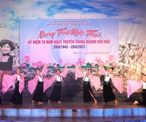Điện Biên: Sôi nổi chương trình nghệ thuật chào mừng Ngày truyền thống ngành Văn hóa - Anh 2
