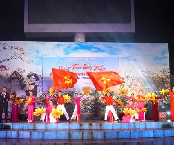 Điện Biên: Sôi nổi chương trình nghệ thuật chào mừng Ngày truyền thống ngành Văn hóa - Anh 1