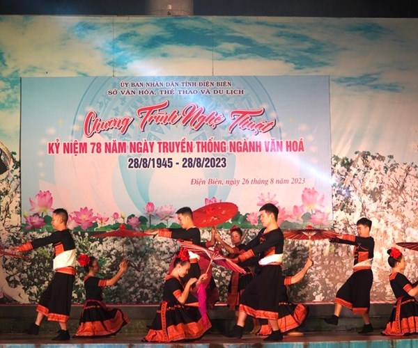 Điện Biên: Sôi nổi chương trình nghệ thuật chào mừng Ngày truyền thống ngành Văn hóa - Anh 4