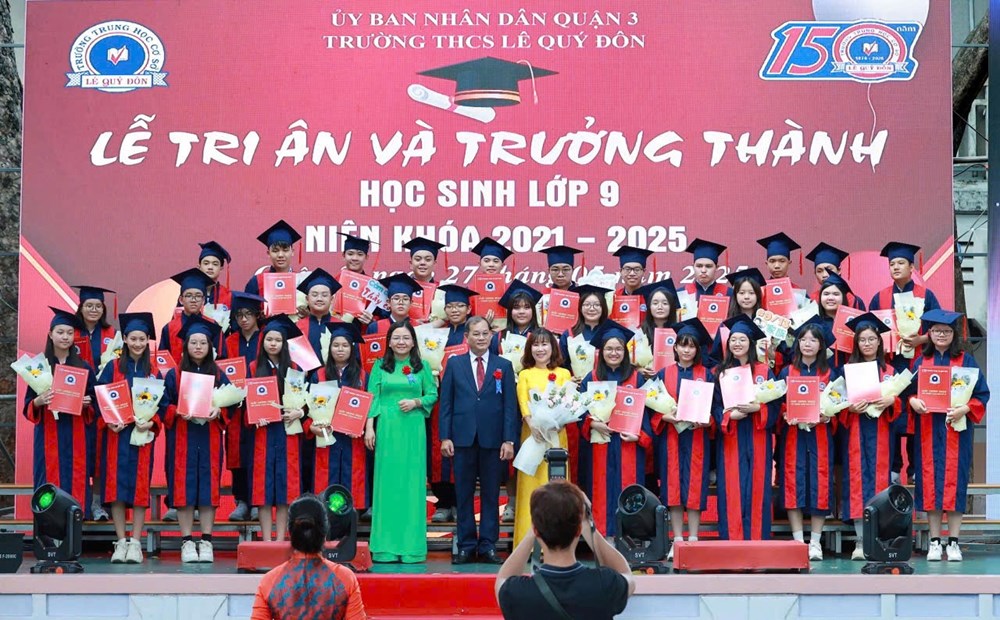 Sau lễ tri ân và trưởng thành, học sinh lớp 9 toàn thành phố chuẩn bị bước vàokỳ thi tuyển sinh 10.