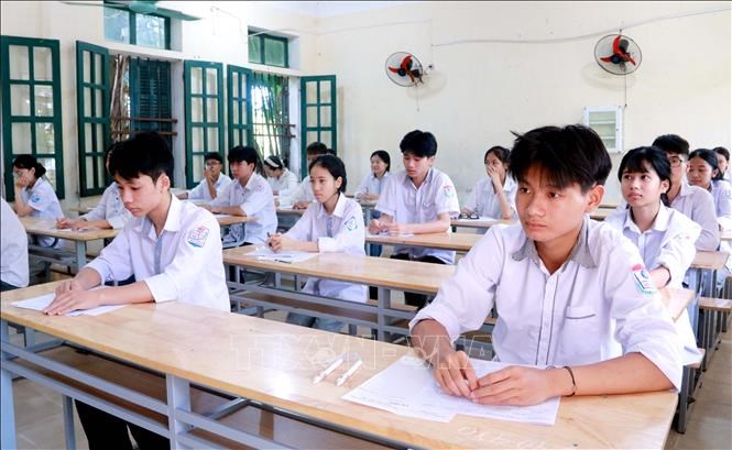 Thí sinh tại điểm thi Trường THPT Chu Văn An, huyện Kiến Xương, tỉnh Thái Bình.Ảnh minh họa: Thế Duyệt/TTXVN