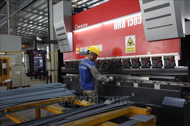 Sản xuất container tại nhà máy Container Hòa Phát, Khu công nghiệp Phú Mỹ 2 mởrộng, thành phố Phú Mỹ.