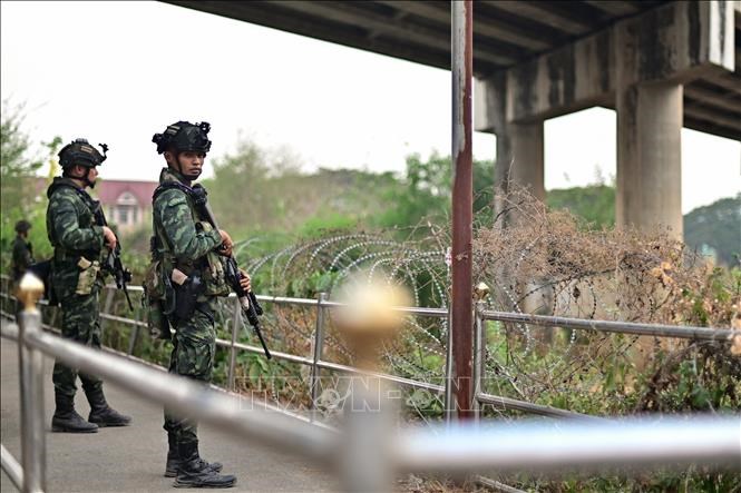 Binh sĩ Thái Lan gác gần cửa khẩu Tak ở huyện Mae Sot. Ảnh tư liệu - minh họa:AFP/TTXVN