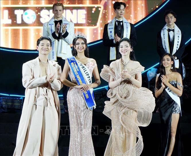 Trao danh hiệu Á hậu 1 siêu mẫu thể hình thế giới mùa 3 năm 2025 cho thí sinhOpiaza Princess Juniane Hinkle (Philippines).