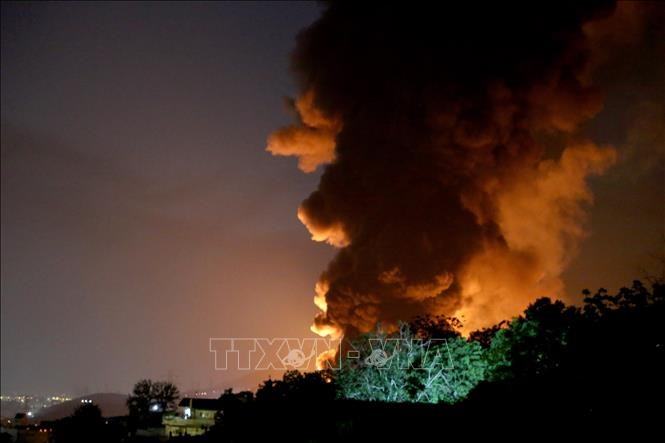 Kho dầu Shahran ở Tehran, Iran trúng hỏa lực của Israel ngày 14.6.2025. Ảnh:AA/TTXVN