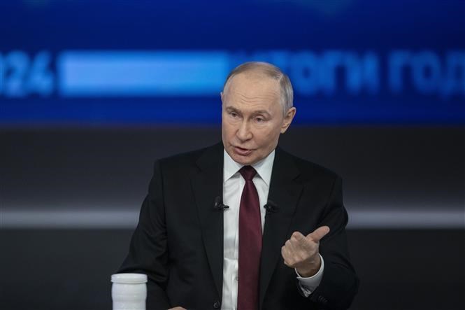 Tổng thống Liên bang Nga Vladimir Putin phát biểu trong cuộc họp báo tại Moskva.Ảnh: THX/TTXVN