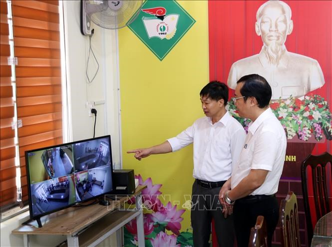 Hệ thống camera giám sát khu vực phòng bảo quản đề thi và bài thi tại điểm thitrường THPT Lệ Thuỷ (huyện Lệ Thuỷ, tỉnh Quảng Bình).