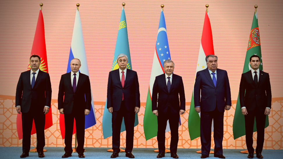 Lãnh đạo các nước Trung Á chụp ảnh cùng Tổng thống Nga Vladimir Putin. Ảnh minhhọa: ankasam.org