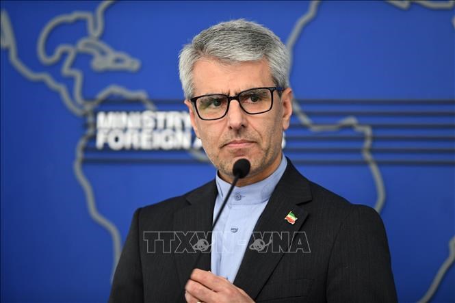 Người phát ngôn Bộ Ngoại giao Iran Esmaeil Baghaei phát biểu tại cuộc họpbáo ở Tehran. Ảnh: THX/TTXVN