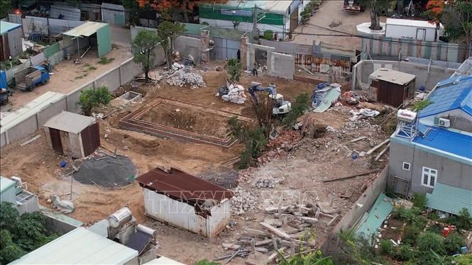 Nhờ sự vận động của chính quyền phường Phước Thắng, một công trình xây dựng tráiphép đã ngừng và trả lại hiện trạng ban đầu.