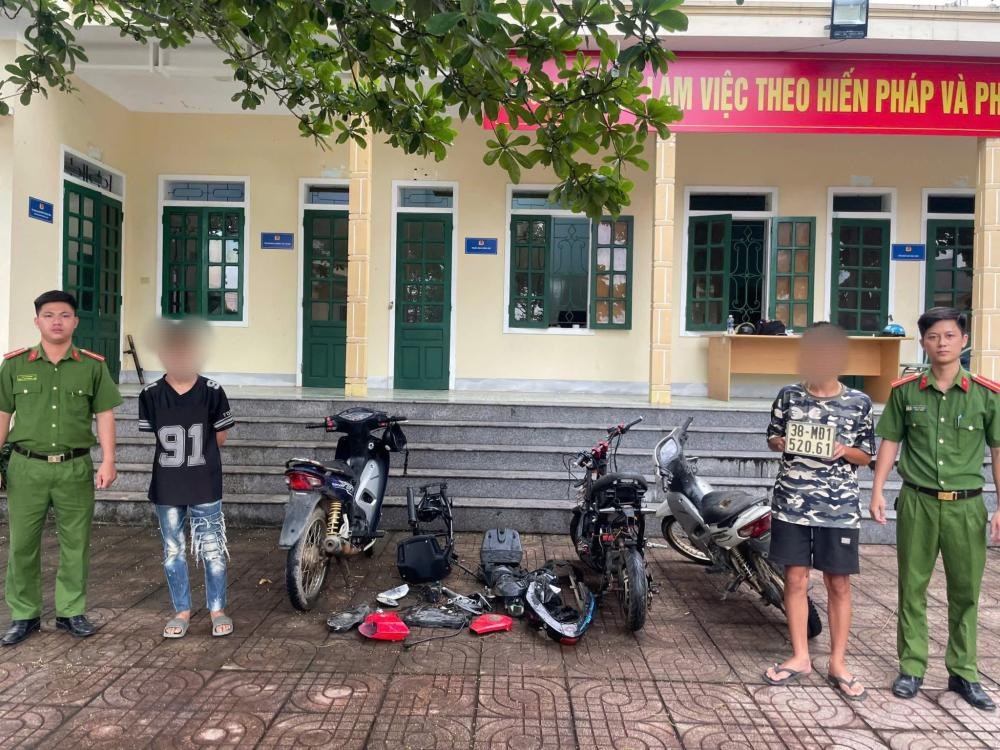 Làm rõ nhóm thiếu niên trộm cắp xe máy liên xã ở Hà Tĩnh - ảnh 1