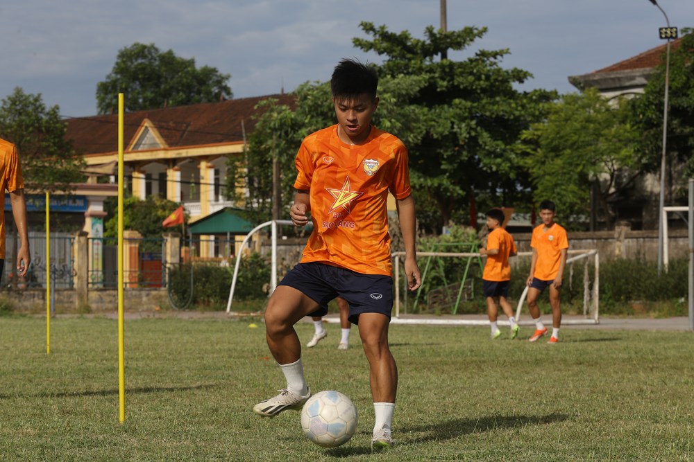 Hồng Lĩnh Hà Tĩnh “trình làng” 9 viên ngọc thô: Kỳ vọng mới cho V.League - ảnh 2