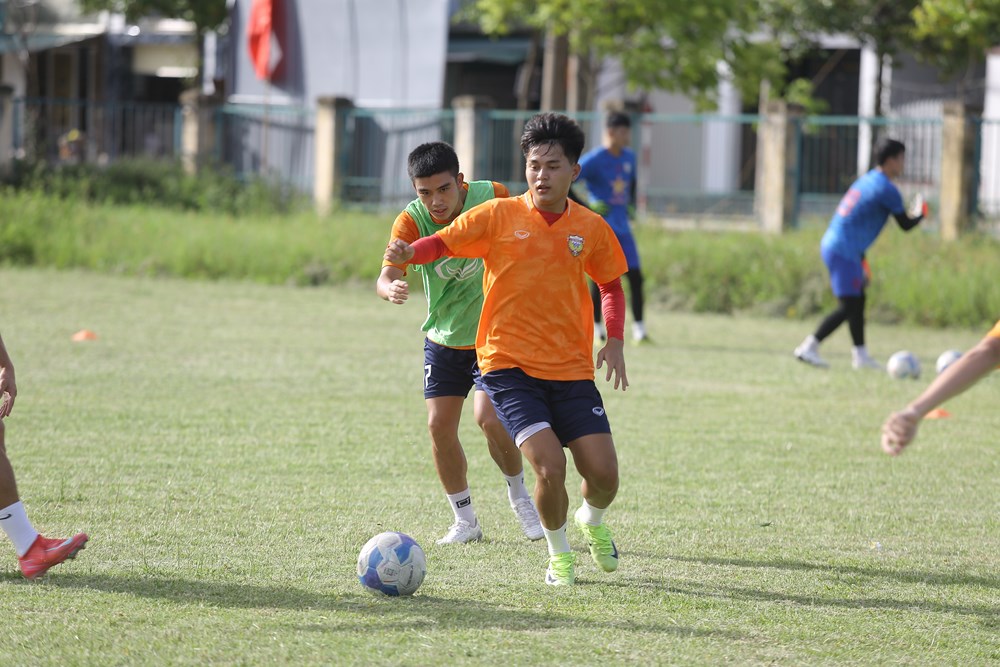 Hồng Lĩnh Hà Tĩnh “trình làng” 9 viên ngọc thô: Kỳ vọng mới cho V.League - ảnh 1