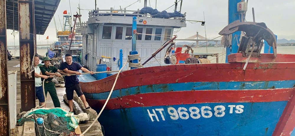 Hơn 600 tàu thuyền đã vào tránh trú bão số 3 tại Hà Tĩnh - ảnh 4