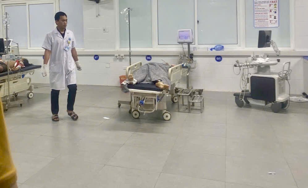 Lật xe khách, 9 người tử vong tại Hà Tĩnh - ảnh 4