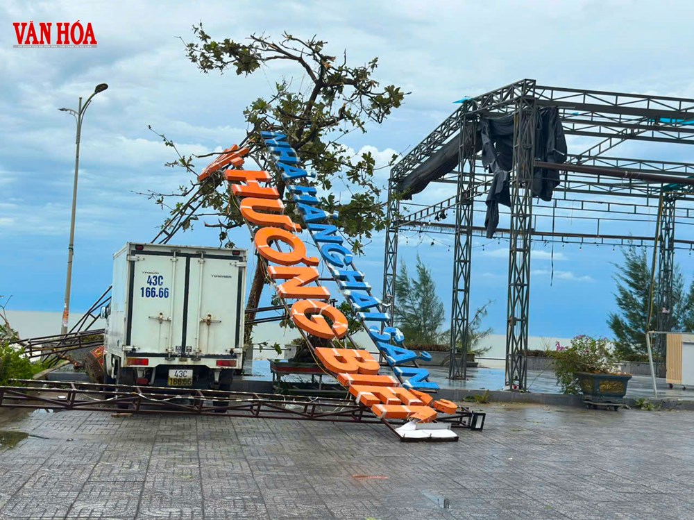 Khu du lịch Thiên Cầm xơ xác sau bão số 5 - ảnh 4