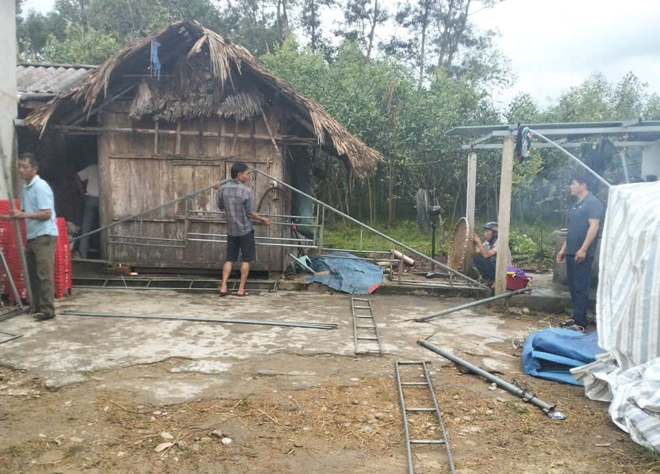 Sét đánh tử vong nam thanh niên nằm xem điện thoại trên giường - ảnh 1