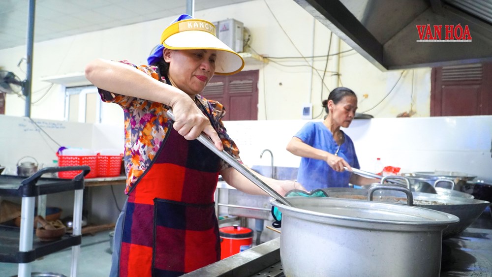 Tình thân tuổi xế chiều ở Trung tâm bảo trợ Hà Tĩnh - ảnh 1