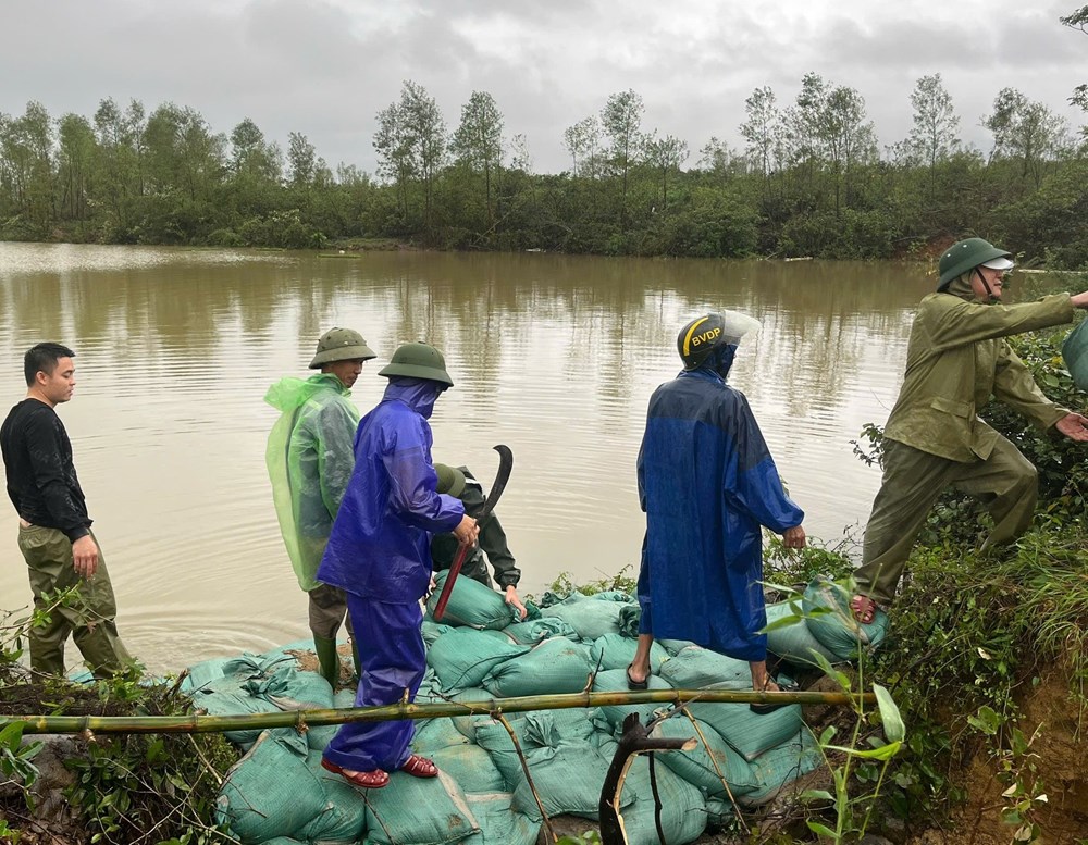 Hồ Kẻ Gỗ đạt cao trình 31,15 m, bắt đầu xả tràn tránh quá tải - ảnh 2