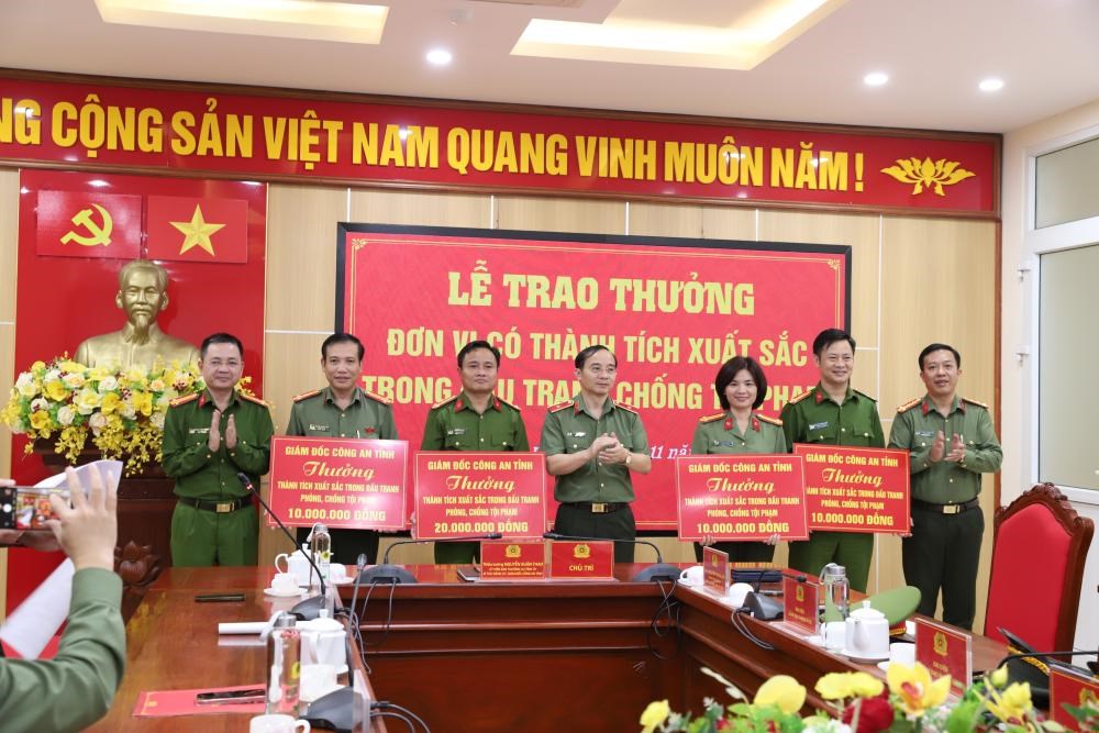 Công an Hà Tĩnh triệt phá đường dây buôn bán pháo nổ quy mô toàn quốc - ảnh 5