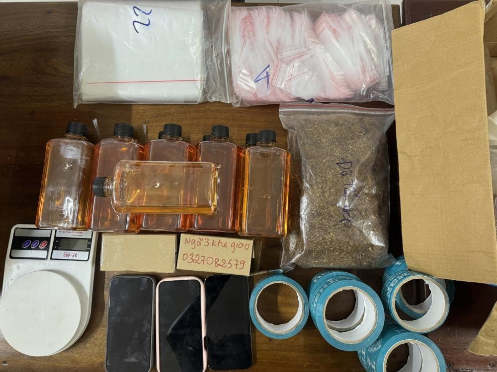 Bắt cặp đôi sản xuất ma túy Tobaco - ảnh 2