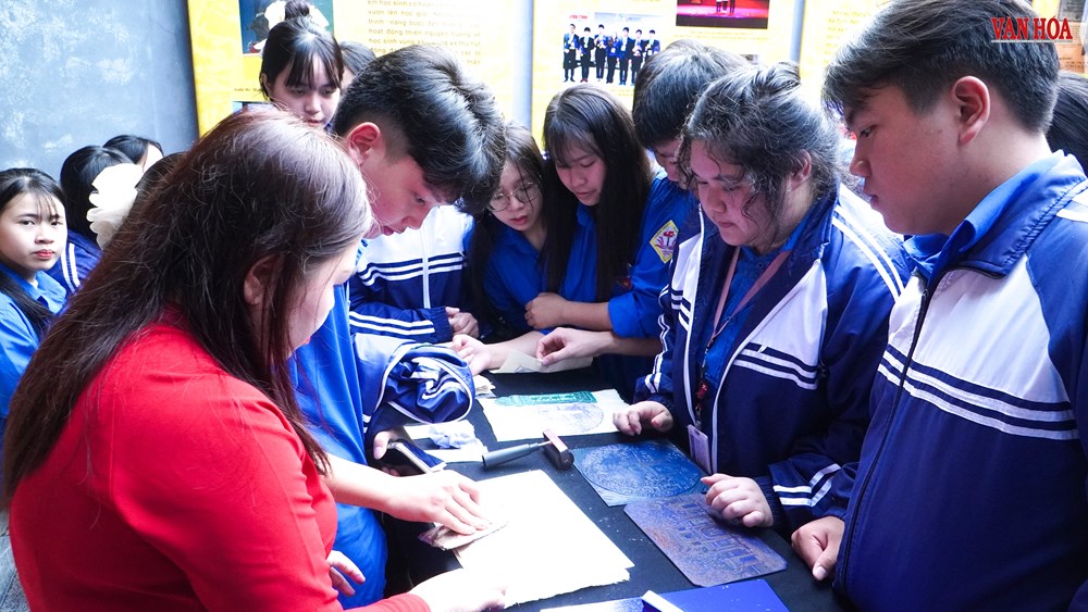 Triển lãm “Văn Miếu - Quốc Tử Giám và Truyền thống giáo dục khoa bảng tỉnh Hà Tĩnh” - ảnh 7