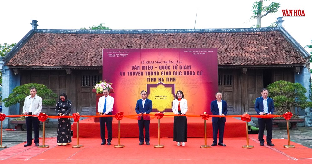 Triển lãm “Văn Miếu - Quốc Tử Giám và Truyền thống giáo dục khoa bảng tỉnh Hà Tĩnh” - ảnh 1