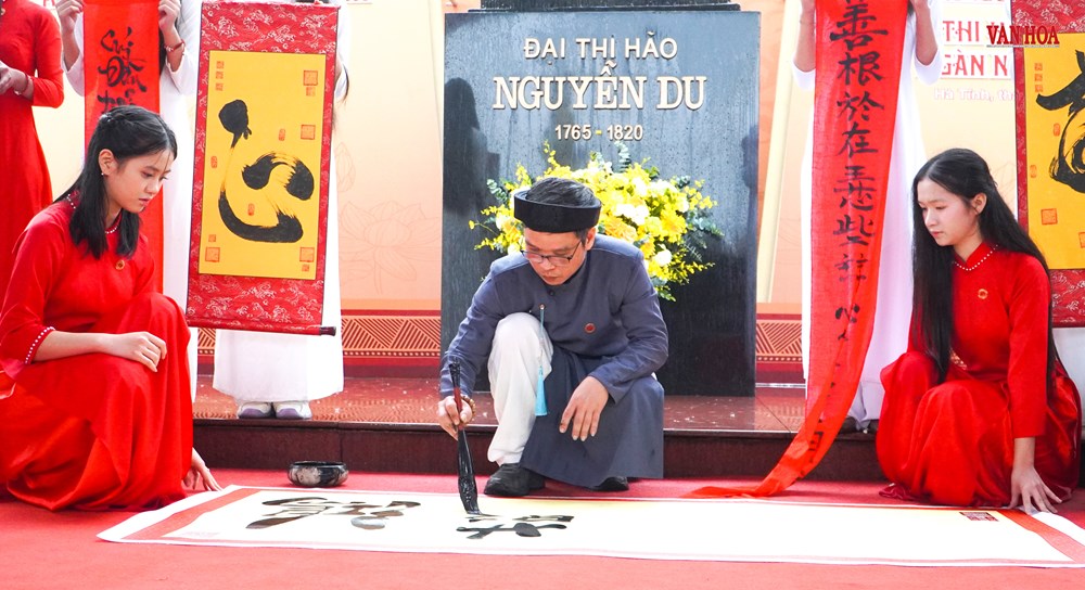 Đại thi hào Nguyễn Du - Di sản ngàn năm còn sống động - ảnh 4