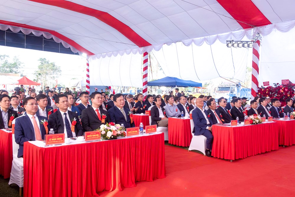 Khởi động loạt dự án chiến lược của Vingroup tại Khu kinh tế Vũng Áng - ảnh 1