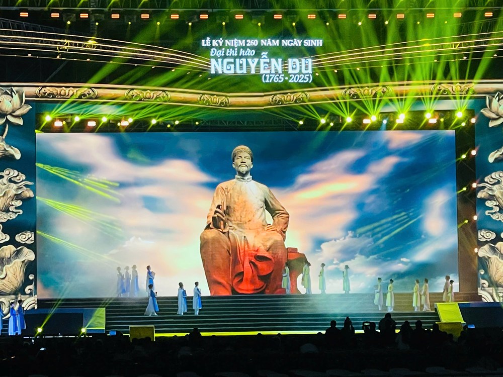 Đại thi hào Nguyễn Du - Chữ tâm sáng mãi muôn đời - ảnh 4