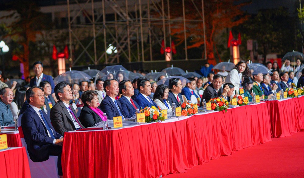 Đại thi hào Nguyễn Du - Chữ tâm sáng mãi muôn đời - ảnh 1