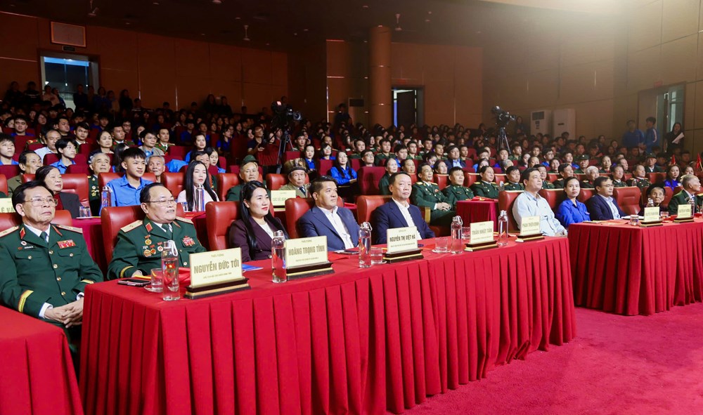 Hồi ức thời hoa lửa - ảnh 1