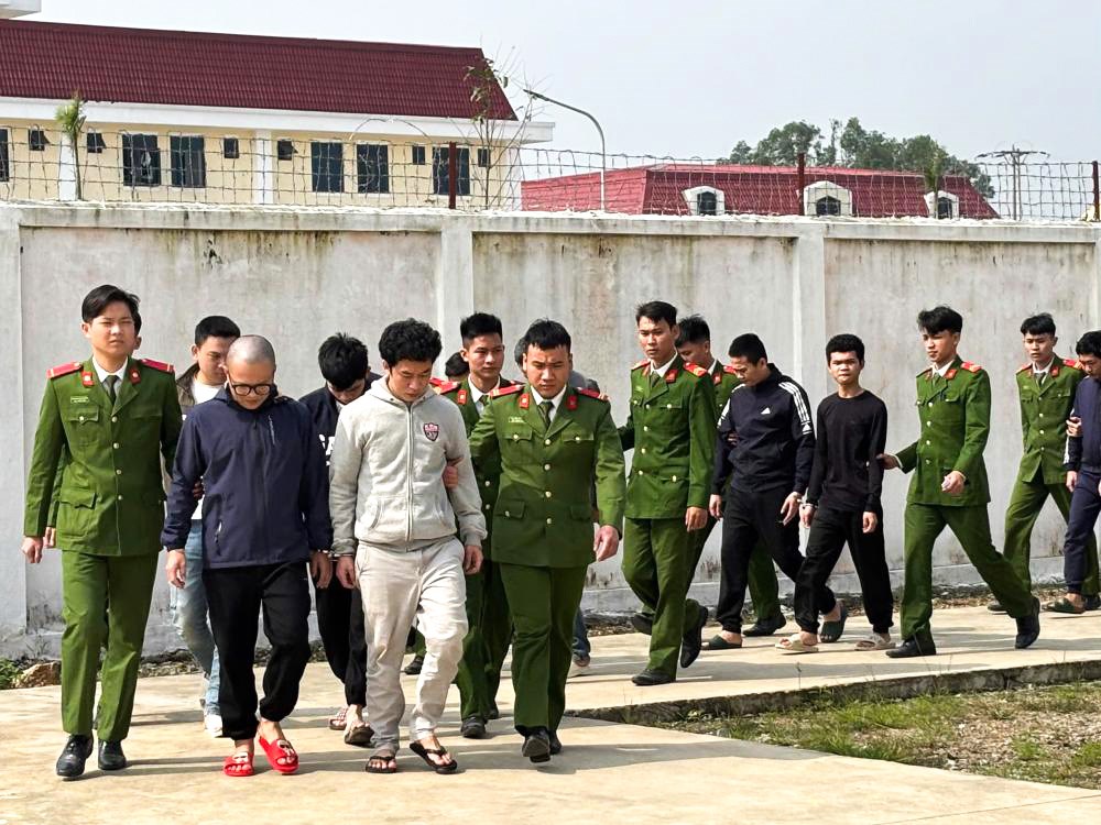 Triệt phá đường dây lừa đảo công nghệ cao từ Myanmar về Việt Nam - ảnh 5