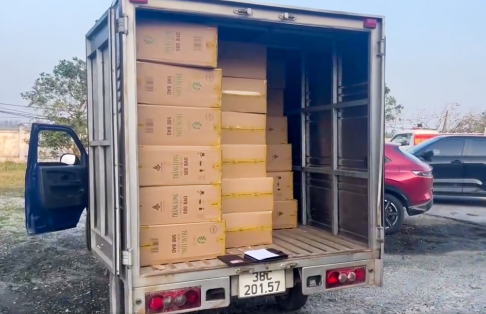 Thuốc lá giả đội lốt thương hiệu Việt tuồn từ Campuchia về Hà Tĩnh - ảnh 2