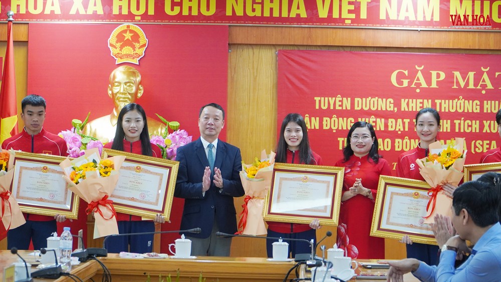 Hà Tĩnh vinh danh những gương mặt vàng SEA Games 33 - ảnh 2