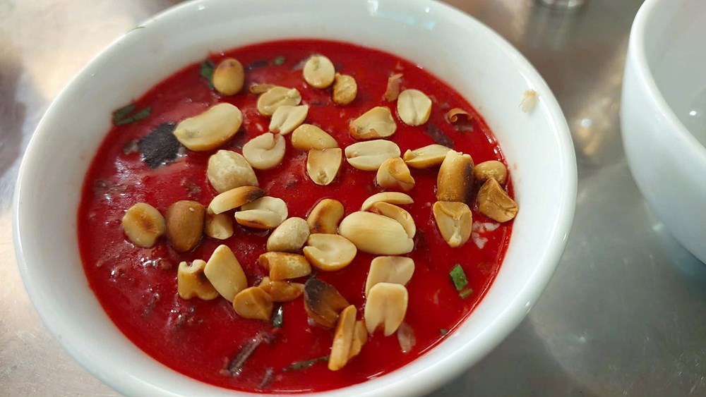 Ăn tiết canh dê, người đàn ông nguy kịch, nghi nhiễm liên cầu khuẩn lợn - ảnh 1