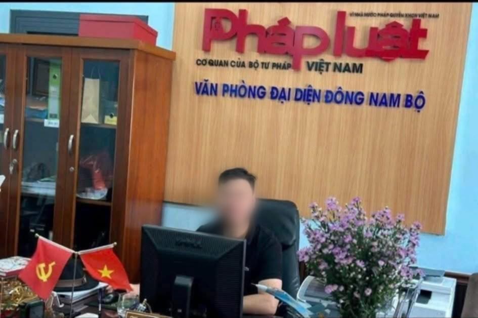 Danh tính tài xế chặn đầu, khóa đuôi xe trong ngõ tại Hà Tĩnh - ảnh 2