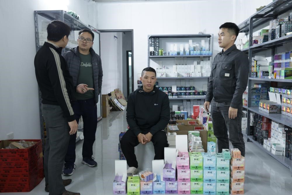 Hà Tĩnh triệt phá đường dây vape quy mô lớn - ảnh 4