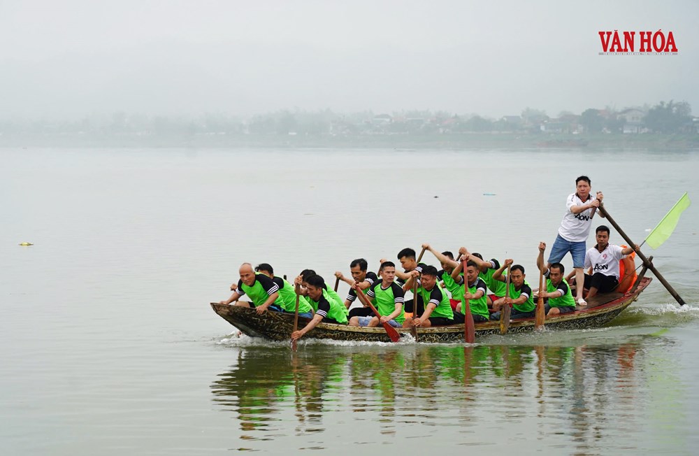 Rộn ràng hội đua thuyền cầu mùa đầu năm trên sông La - ảnh 4