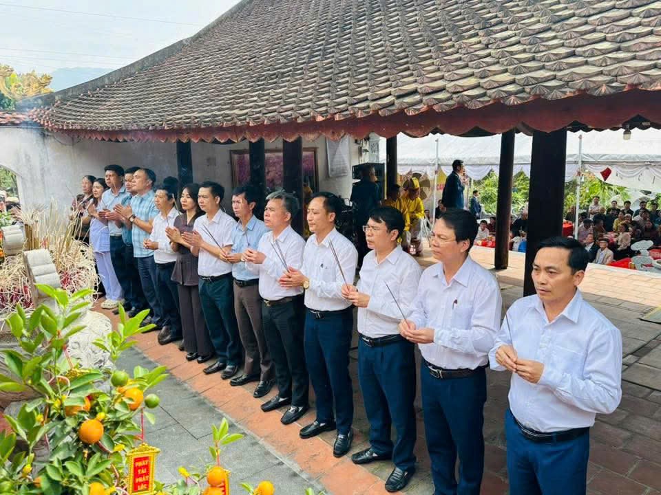 Thành kính Lễ báo ân Đô đài Ngự sử Bùi Cầm Hổ dưới chân núi Bạch Tỵ - ảnh 1