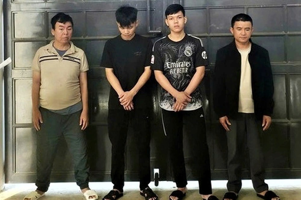 Thua bạc đi đòi lại tiền, 8 đối tượng bị khởi tố - ảnh 1